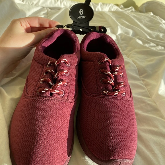 Athletic Mesh Sneakers - Picture 6 of 8